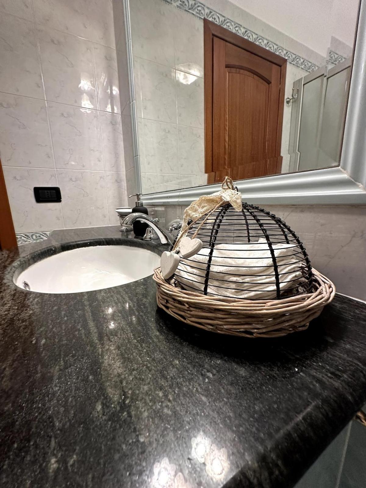 Tranquillo Stazione Serenissima, 2 Stanze Private E Cucina Condivisa Con L'host * Rome