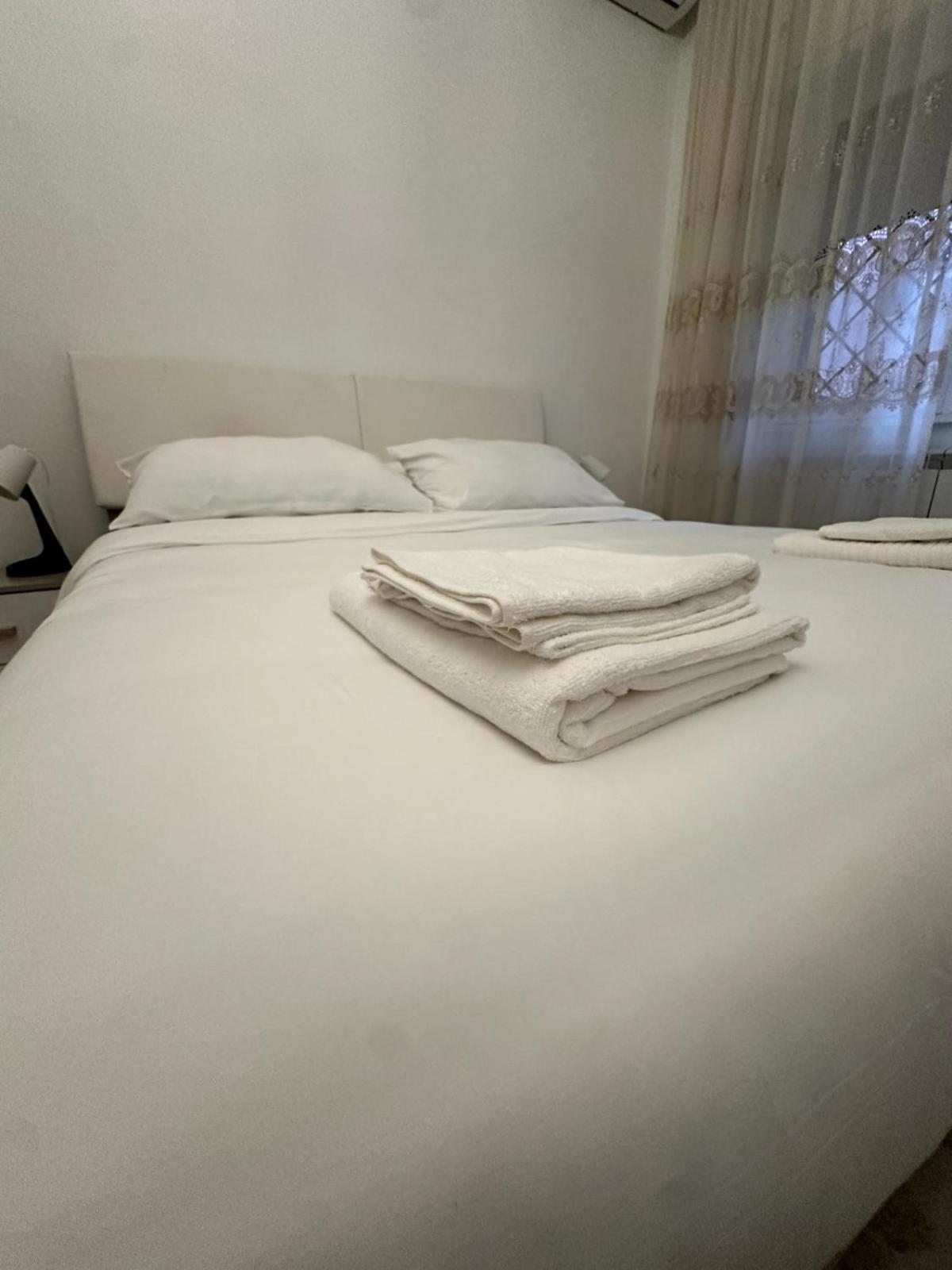 Tranquillo Stazione Serenissima, 2 Stanze Private E Cucina Condivisa Con L'host Rome